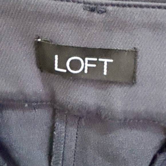 LOFT curvy skinny ankle pants. Dark gray color
Size-8 - Picture 6 of 8